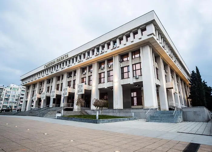 Super Center - Small Flat On 