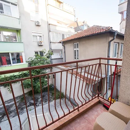 Super Center - Small Flat On 