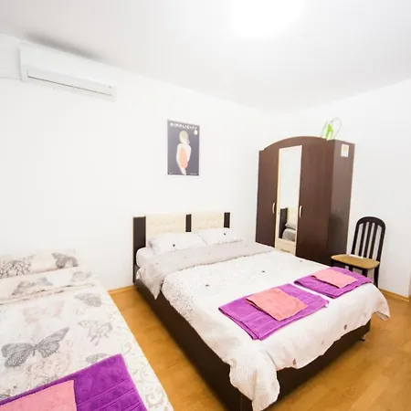 Super Center - Small Flat On 