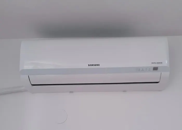 Super Center - Small Flat On 