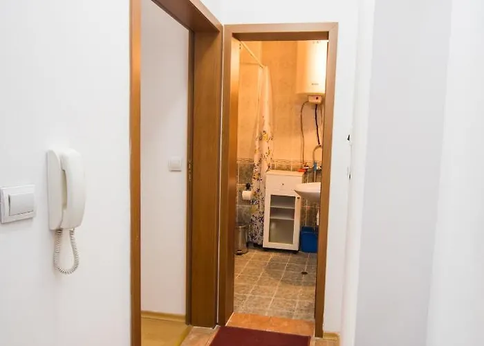 Super Center - Small Flat On 